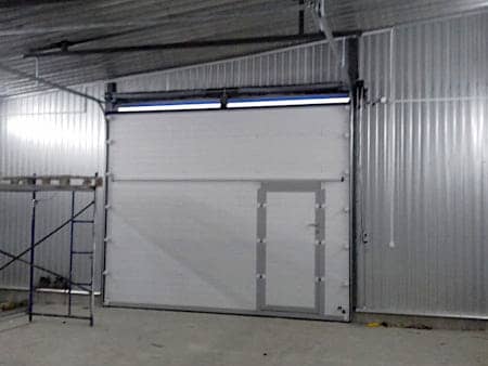 Подъемные ворота с калиткой для гаража в Одинцово